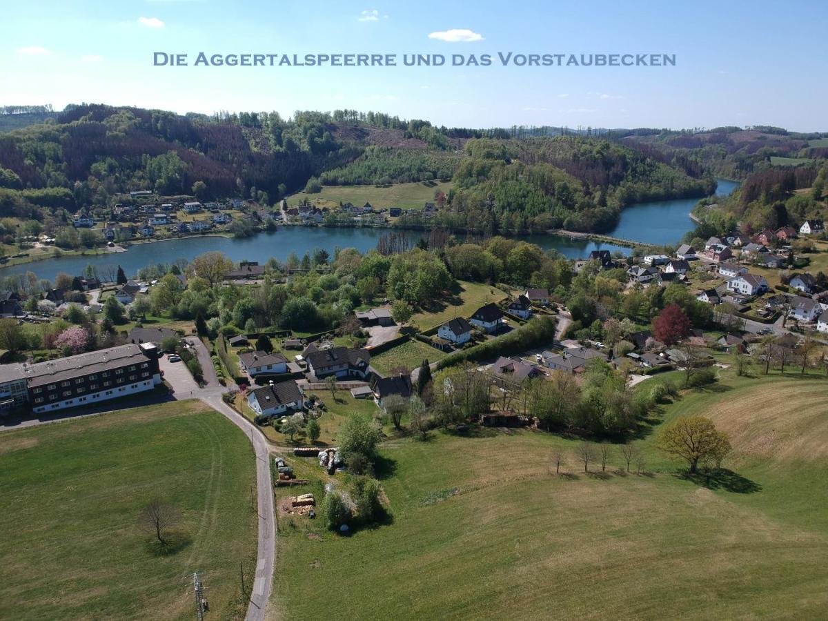Seeblick-Ferienwohnung Im "Ferienhaus Agger-Blick" Mit Traumhafter Sonnen-Terrasse, Sauna, E-Kamin & Kajak Ґуммерсбах Екстер'єр фото